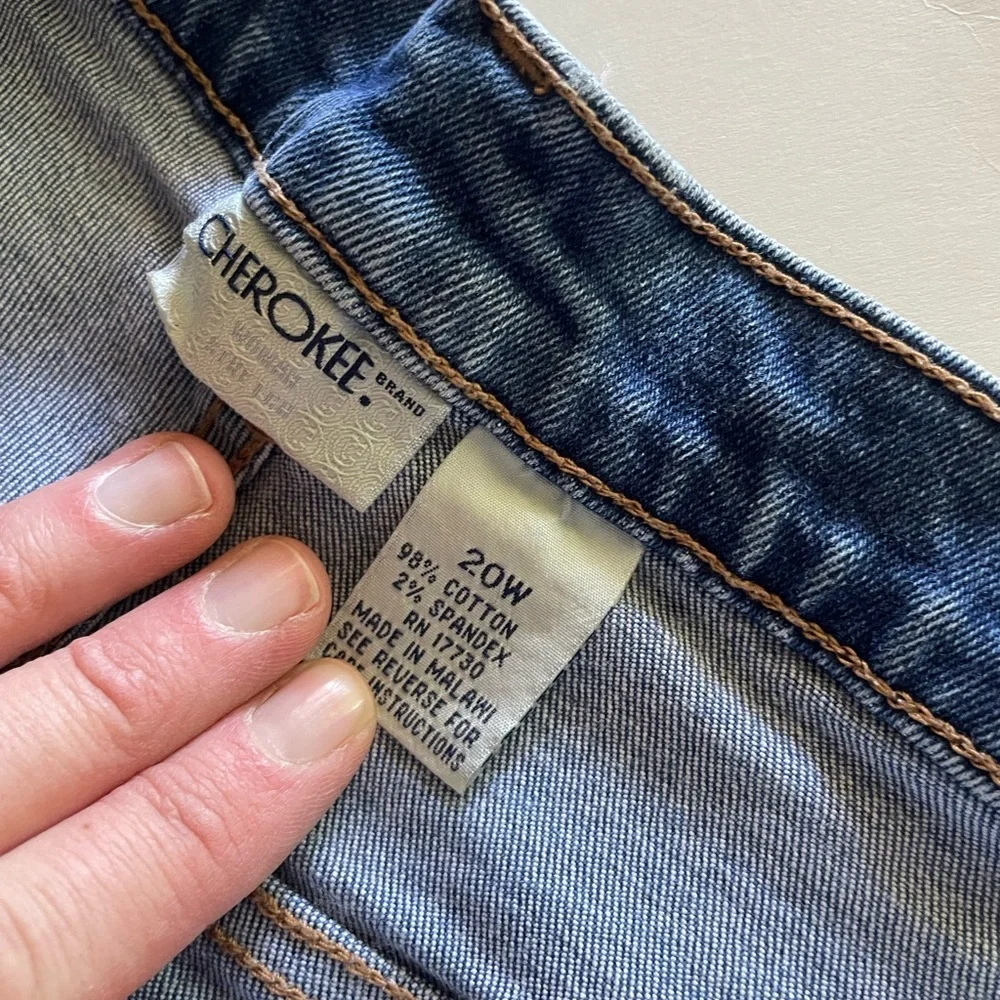 Vintage Cherokee Mom Fit Jean Shorts